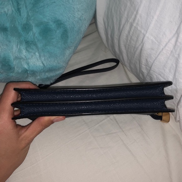 Beautiful navy coach purse - Picture 6 of 8